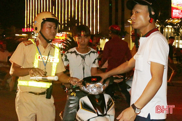 Xử lý 254 trường hợp vi phạm luật giao thông trong ngày đầu nghỉ lễ