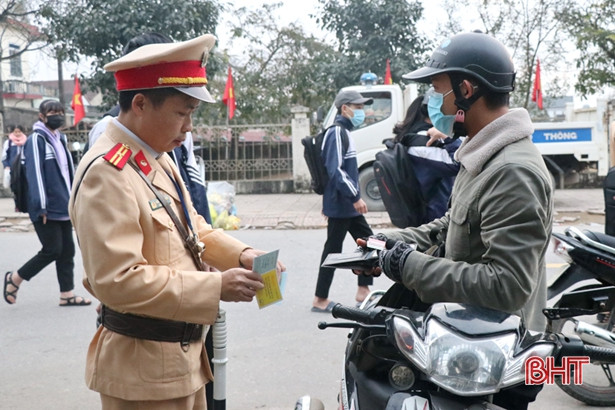 Xử phạt 25 lái xe vi phạm nồng độ cồn trong 1 tháng ra quân ở huyện Kỳ Anh