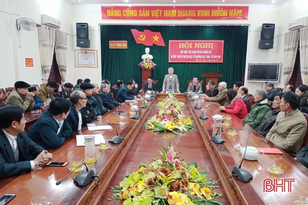 Thị ủy Hồng Lĩnh gặp mặt bí thư chi bộ, thôn trưởng, tổ trưởng dân phố