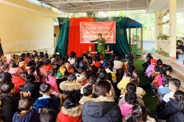 Trang bị kỹ năng phòng, chống cháy nổ cho trẻ mầm non ở Hương Sơn