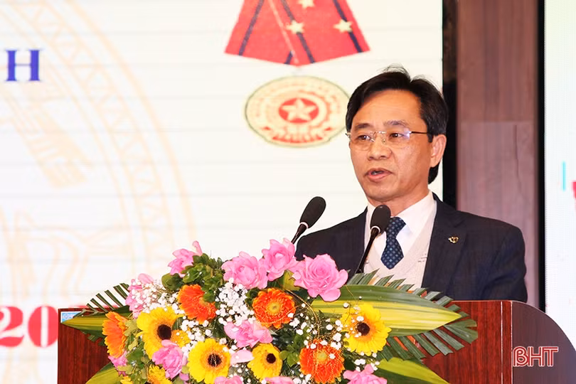 Bảo hiểm xã hội Hà Tĩnh đón nhận Huân chương Lao động hạng Nhất