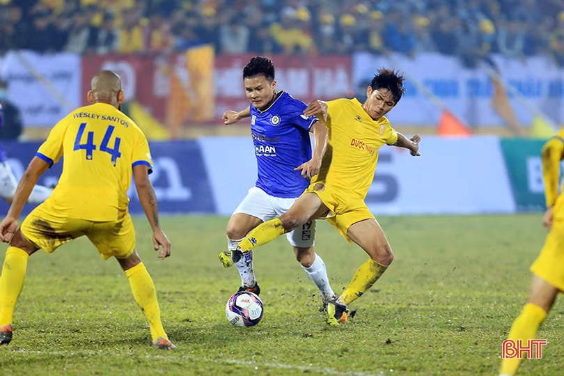 Cầu thủ quê Hà Tĩnh chơi ấn tượng trong trận khai màn V.League 2021