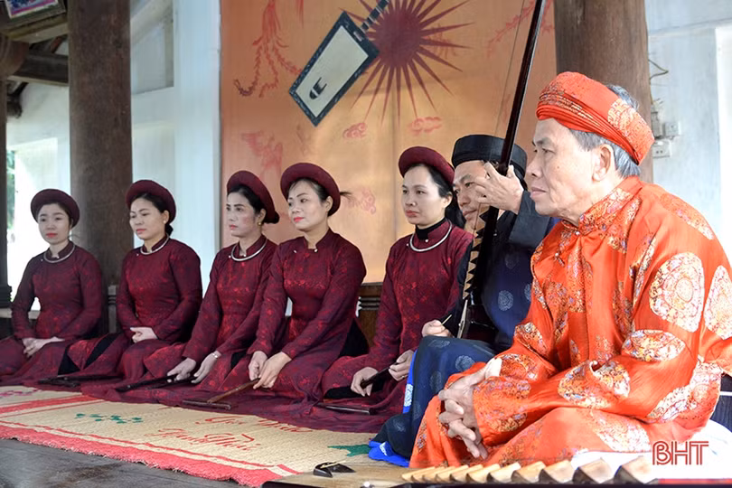 Đoàn công tác UNESCO tham quan các di tích Nguyễn Du và Nguyễn Công Trứ