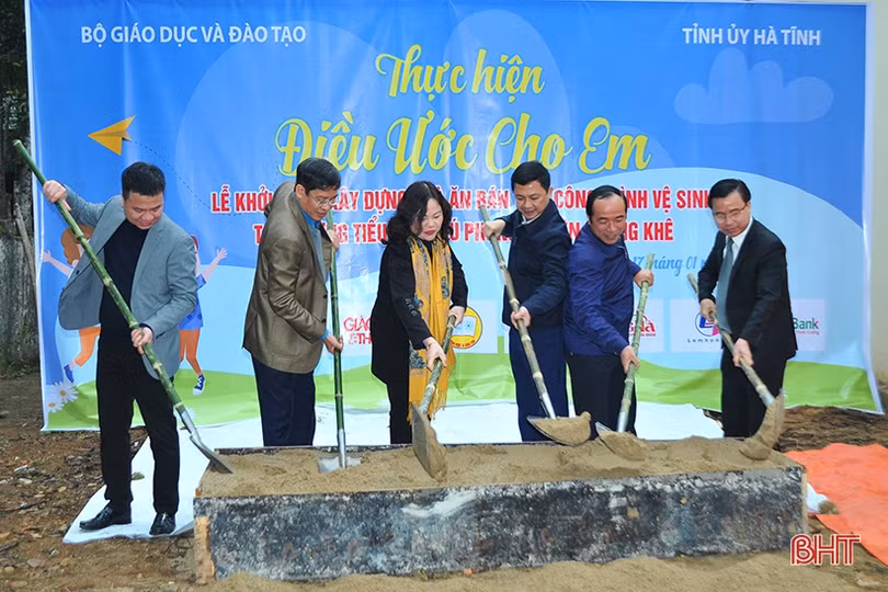 Xây dựng nhà văn hóa cộng đồng kết hợp tránh bão, lũ và nhà ở cho hộ nghèo Hương Khê