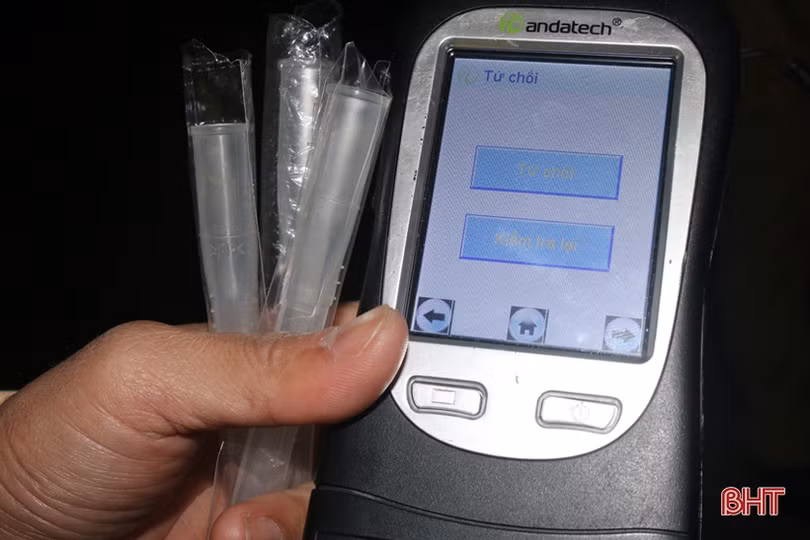 Công an Lộc Hà xử phạt 5 lái xe vi phạm nồng độ cồn