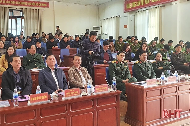 Khen thưởng 35 tập thể, cá nhân xuất sắc trong công tác QPAN ở Đức Thọ