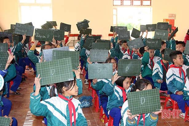 Học sinh Nghi Xuân thi tìm hiểu luật giao thông