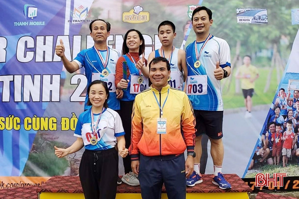 Người dân Hà Tĩnh hưởng ứng ngày hội chạy bộ “Tiếp sức cùng đồng đội”