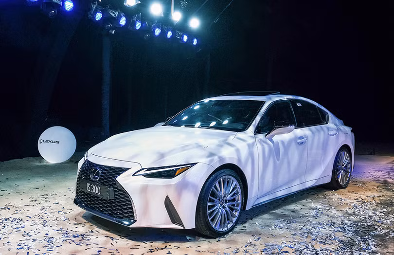 Lexus IS 2021 ra mắt tại Việt Nam, giá từ 2,13 tỷ