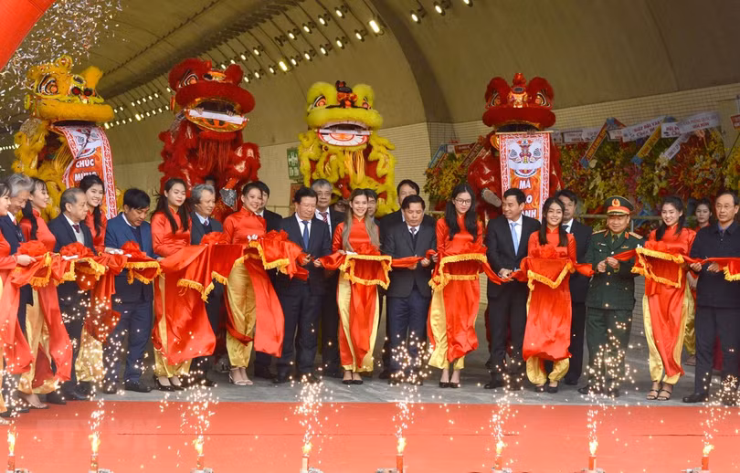 Thông xe hầm đường bộ dài nhất Đông Nam Á nối Đà Nẵng - Huế