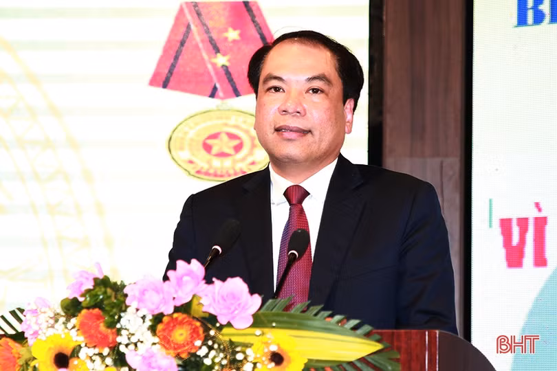 Bảo hiểm xã hội Hà Tĩnh đón nhận Huân chương Lao động hạng Nhất