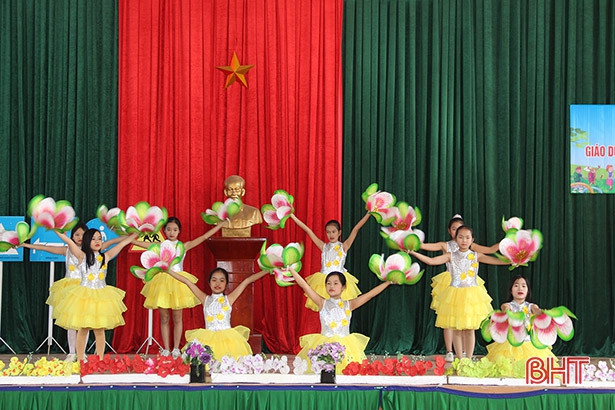 Học sinh Nghi Xuân thi tìm hiểu luật giao thông