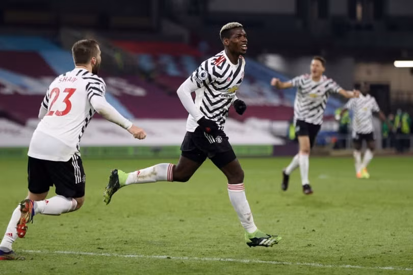 Pogba ghi bàn đưa MU lên đỉnh Ngoại hạng Anh