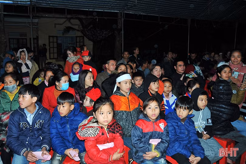 Ấm áp chương trình nghệ thuật - thiện nguyện “Xuân về dưới đỉnh Giăng Màn”