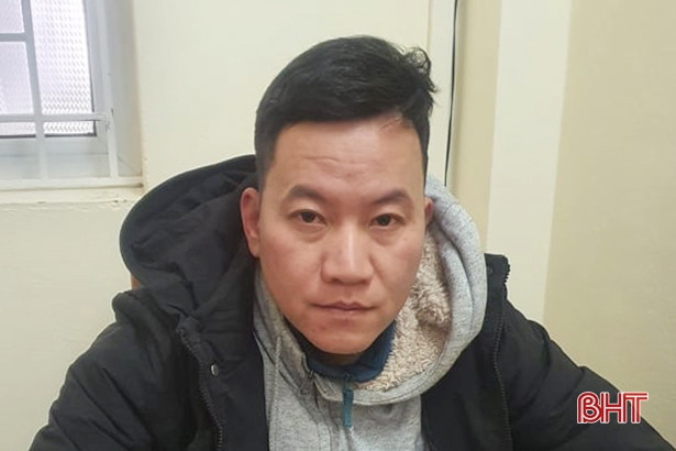 Người dân cùng CSGT TP Hà Tĩnh tóm gọn đối tượng bán vàng giả