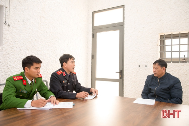 Trữ hồng phiến trong nhà để dùng dần, U50 bị khởi tố