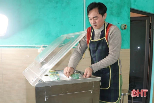 Tiêu chuẩn OCOP 3 sao, “vé thông hành” để giò lụa Can Lộc kết nối thị trường