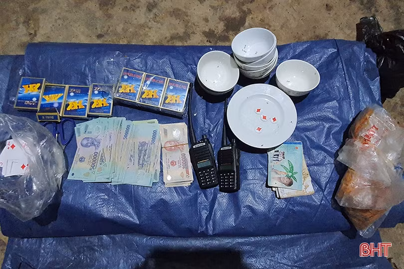 Bắt 2 đối tượng truy nã, cầm đầu ổ nhóm đánh bạc liên tỉnh tại Hà Tĩnh