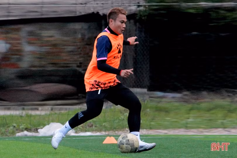 Khai màn V.League 2021: Hồng Lĩnh Hà Tĩnh quyết có điểm trước Than Quảng Ninh