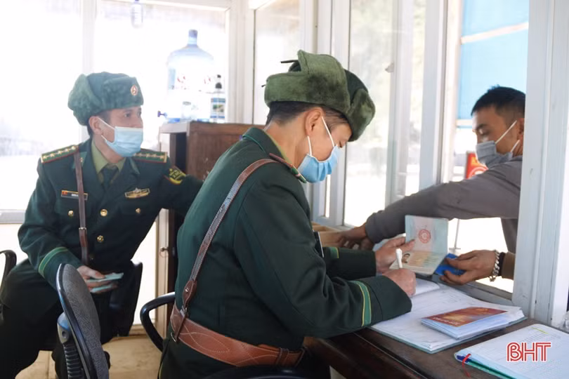 Công dân nhập cảnh qua Cửa khẩu Cầu Treo tăng, lực lượng chức năng tập trung phòng dịch