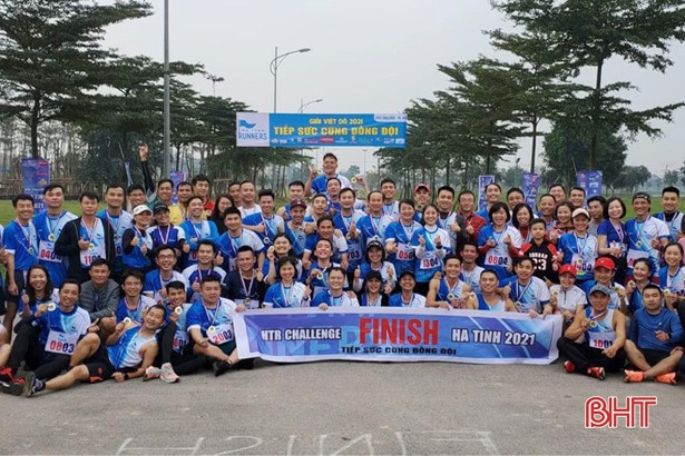 Người dân Hà Tĩnh hưởng ứng ngày hội chạy bộ “Tiếp sức cùng đồng đội”