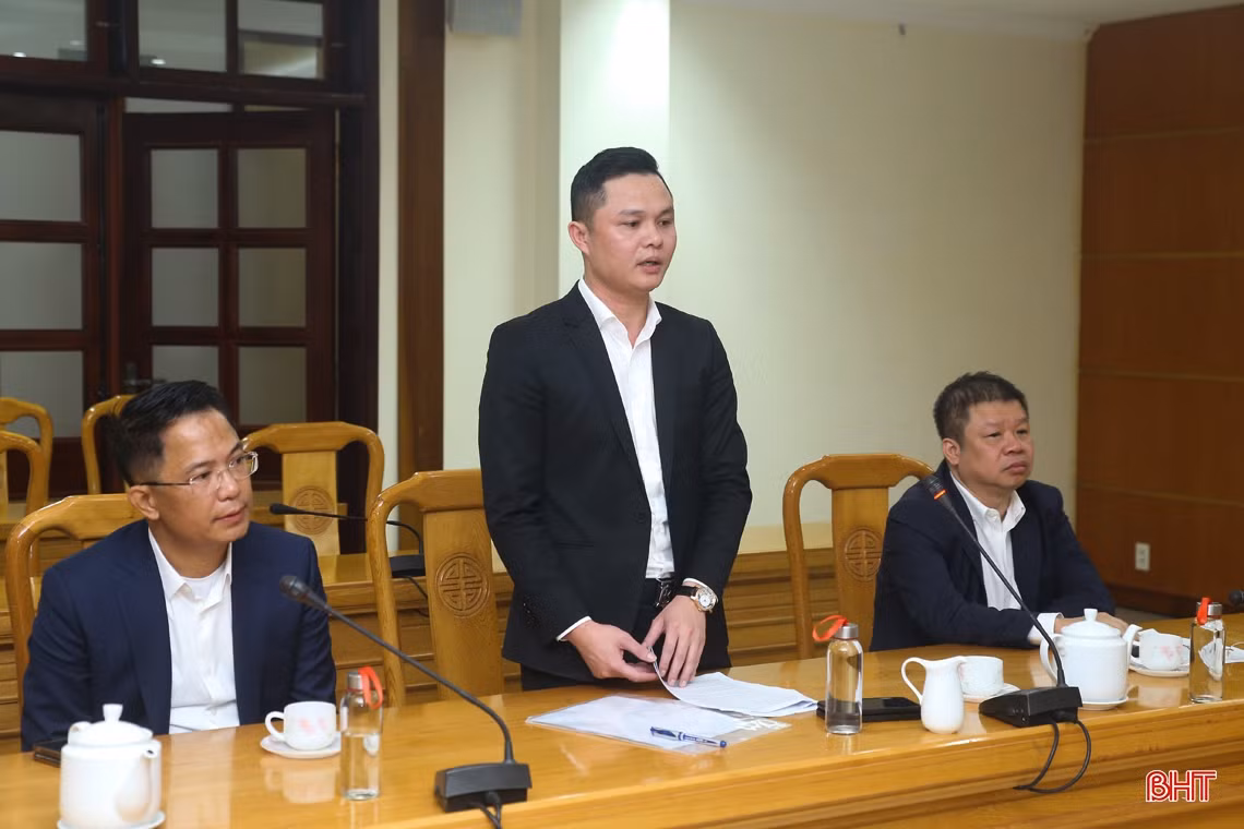 Bàn giao quản lý CLB Hồng Lĩnh Hà Tĩnh cho Công ty CP Tập đoàn Hoành Sơn