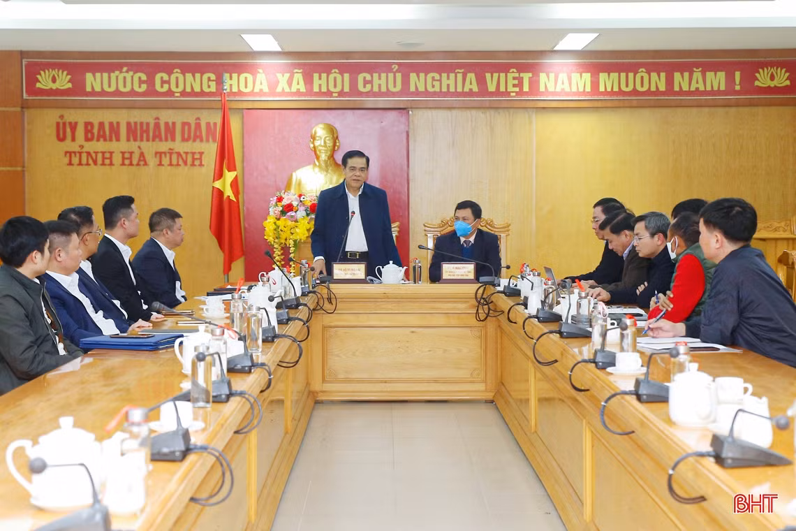 Bàn giao quản lý CLB Hồng Lĩnh Hà Tĩnh cho Công ty CP Tập đoàn Hoành Sơn