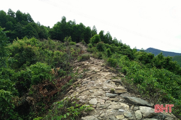 Hà Tĩnh cấp thiết tu sửa lũy đá cổ độc nhất vô nhị ở Việt Nam