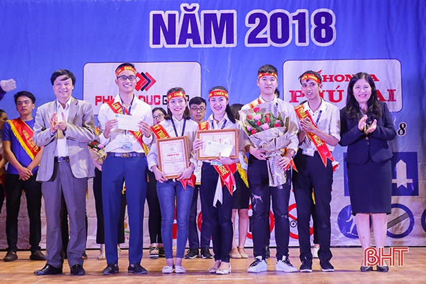 Sinh viên Trường Đại học Hà Tĩnh với an toàn giao thông