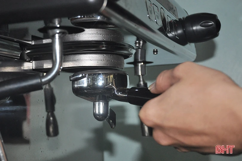 Ngắm những tách cà phê đẹp đến mức... không ai nỡ uống ở Hà Tĩnh!