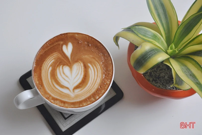 Ngắm những tách cà phê đẹp đến mức... không ai nỡ uống ở Hà Tĩnh!