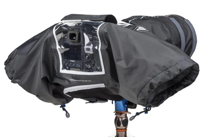 Cách bảo vệ thiết bị công nghệ khi dùng ngoài mưa