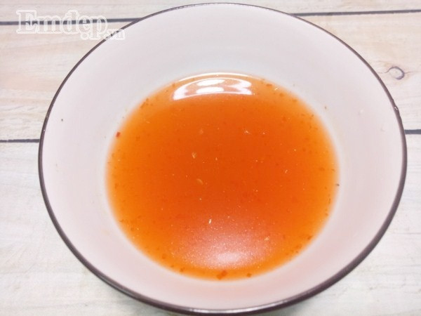 Cách làm salad rau mầm trộn thịt gà thanh mát, ngọt dịu