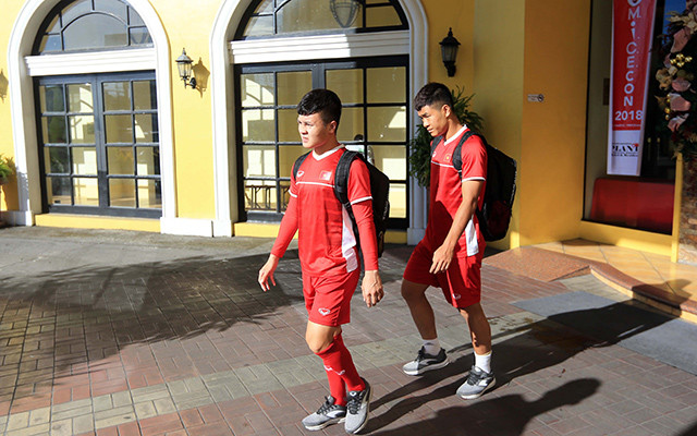 Lực lượng an ninh mang súng bảo vệ khách sạn ĐT Việt Nam