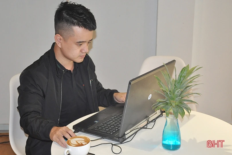 Ngắm những tách cà phê đẹp đến mức... không ai nỡ uống ở Hà Tĩnh!