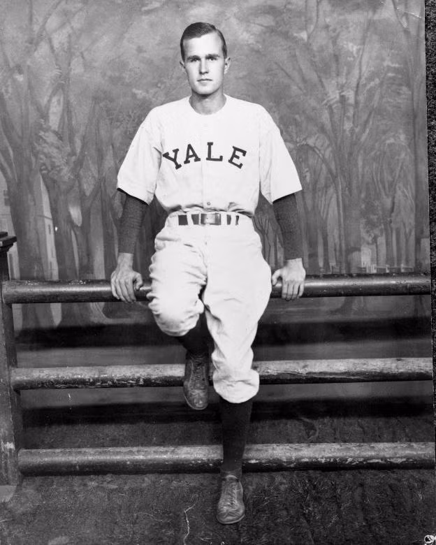 Những hình ảnh đáng nhớ về cựu Tổng thống Bush cha