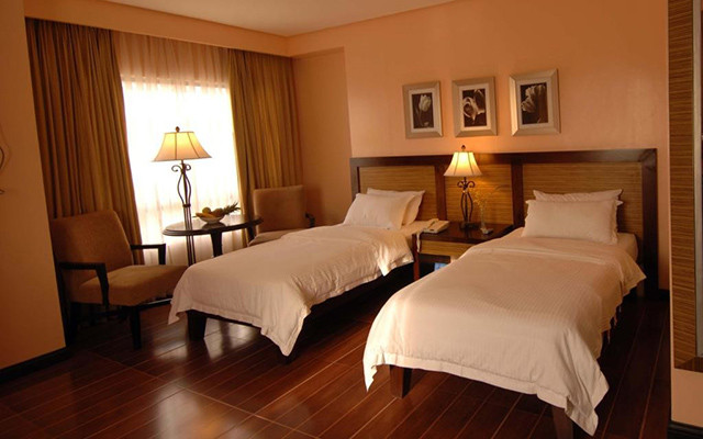 Lực lượng an ninh mang súng bảo vệ khách sạn ĐT Việt Nam