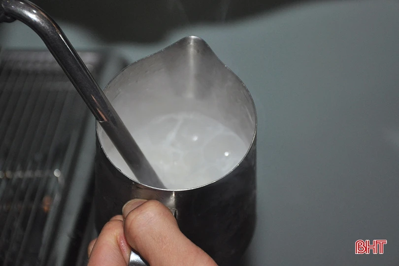 Ngắm những tách cà phê đẹp đến mức... không ai nỡ uống ở Hà Tĩnh!