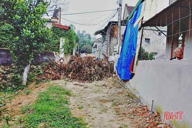 Vụ “tố” hàng xóm lấn đường ở TX Hồng Lĩnh: Xin đừng cố chấp!