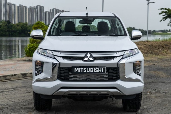 Bán tải Mitsubishi Triton 2019 về Việt Nam, giá dự kiến 700 triệu đồng