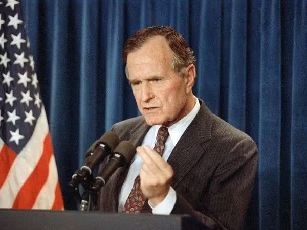Cựu Tổng thống Mỹ George H.W. Bush đã qua đời ở tuổi 94