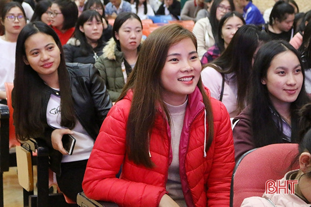 Sinh viên Trường Đại học Hà Tĩnh với an toàn giao thông