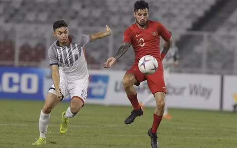 HLV Eriksson tuyên bố sẽ đả bại ĐT Việt Nam