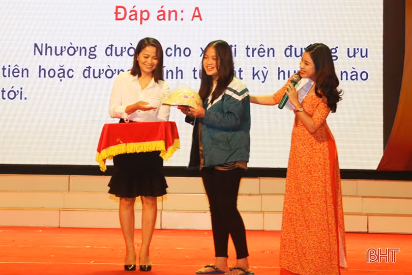 Nhiều cung bậc cảm xúc khi xem “An toàn giao thông cho trẻ em”