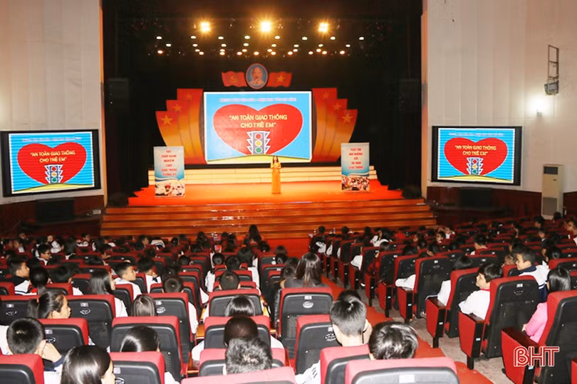 Nhiều cung bậc cảm xúc khi xem “An toàn giao thông cho trẻ em”