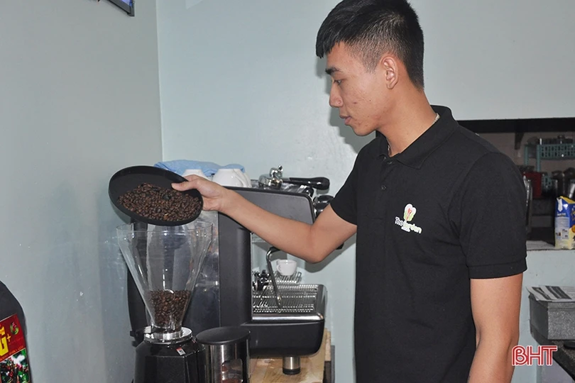 Ngắm những tách cà phê đẹp đến mức... không ai nỡ uống ở Hà Tĩnh!