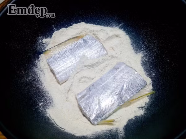 Hao cơm với món cá tẩm bột chiên giòn, chấm mắm tỏi ớt ngon tuyệt