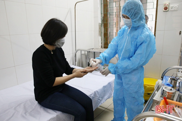 Bệnh viện Đa khoa Hà Tĩnh diễn tập phòng chống dịch viêm phổi cấp 