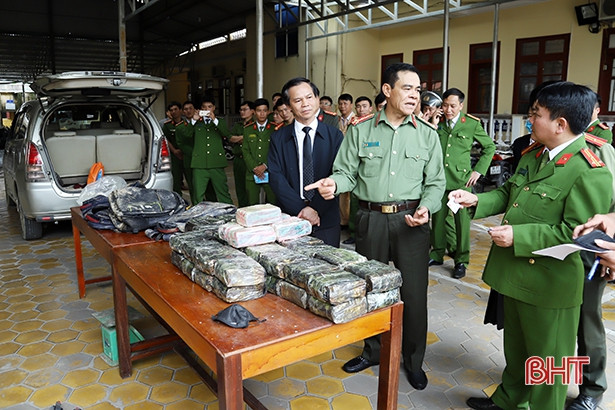Ban Thường vụ Tỉnh ủy Hà Tĩnh khen các lực lượng phá nhiều chuyên án ma túy lớn