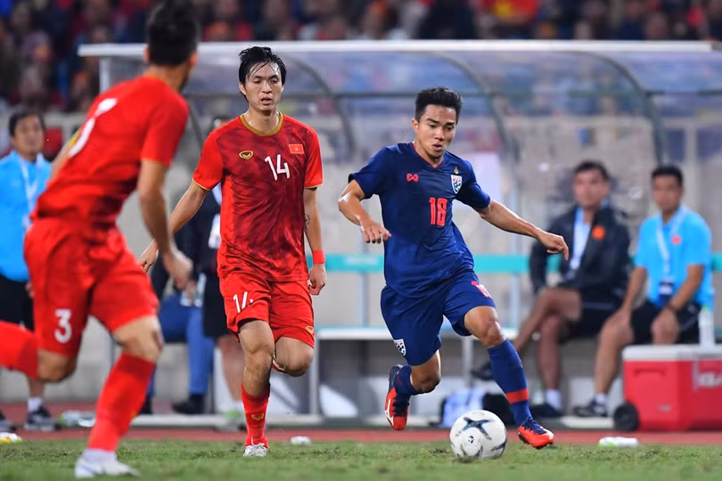 Thầy Park bị phạt, AFC đùa quá lố rồi!